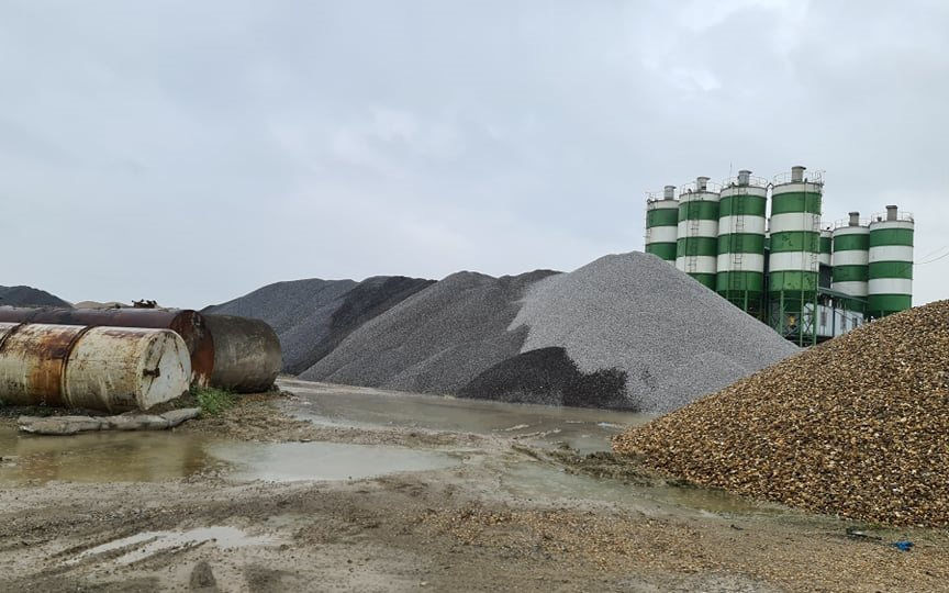 Bắc Ninh: Xử phạt hàng loạt trạm trộn bê tông trái phép, vi phạm luật đê điều lớn nhất từ trước đến nay