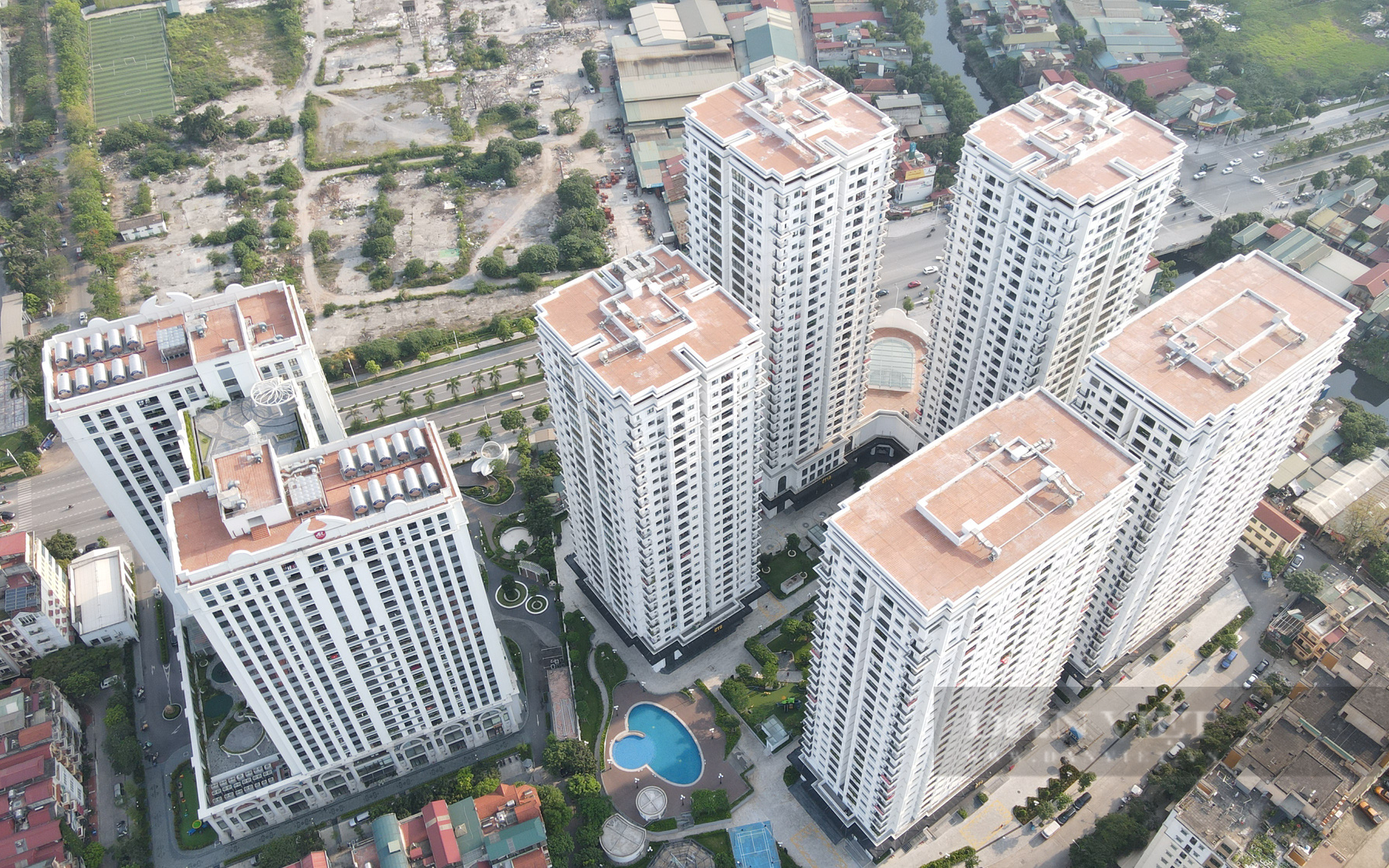 Chuyển nhượng bất động sản tăng “sốc”, tín dụng ngân hàng &quot;chớp thời cơ&quot;