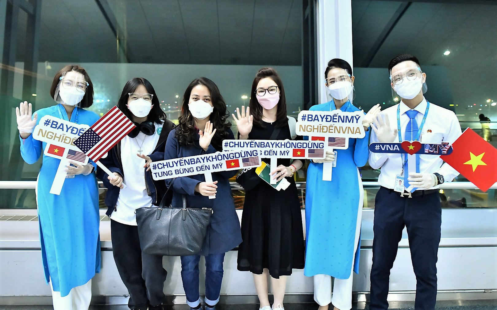 Thí điểm mở đường bay thương mại quốc tế: Việt kiều về nước ăn Tết thuận lợi hơn