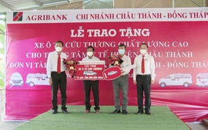 Agribank Châu Thành – Đồng Tháp bàn giao xe cứu thương cho Trung tâm y tế Châu Thành