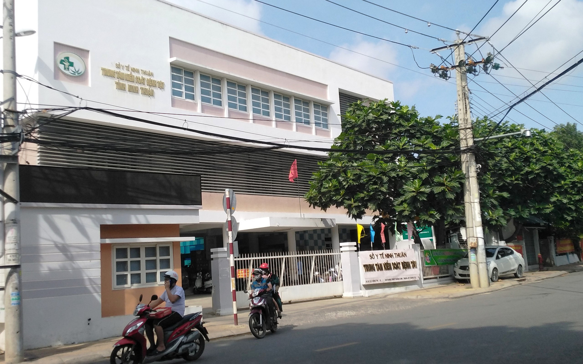 Giám đốc CDC Ninh Thuận nói về việc "mượn sử dụng" kit test Covid-19 của Công ty Việt Á