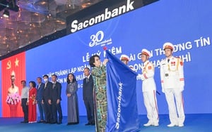 SACOMBANK đón nhận Huân chương Lao động hạng nhì vào dịp kỷ niệm 30 năm thành lập 