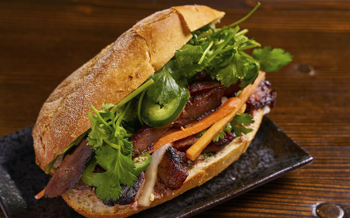 &quot;Chảy nước miếng&quot; với bánh mì Việt siêu ngon ở New York