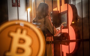 Giá bitcoin sụt dưới mốc tâm lý 30.000 USD: có hay không nguy cơ &quot;mùa đông tiền điện tử&quot;?