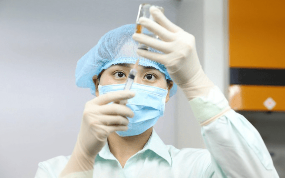 Hà Nội sẽ tiêm vắc xin cho hơn 4 triệu dân: Ai được ưu tiên đầu tiên và sau cùng?