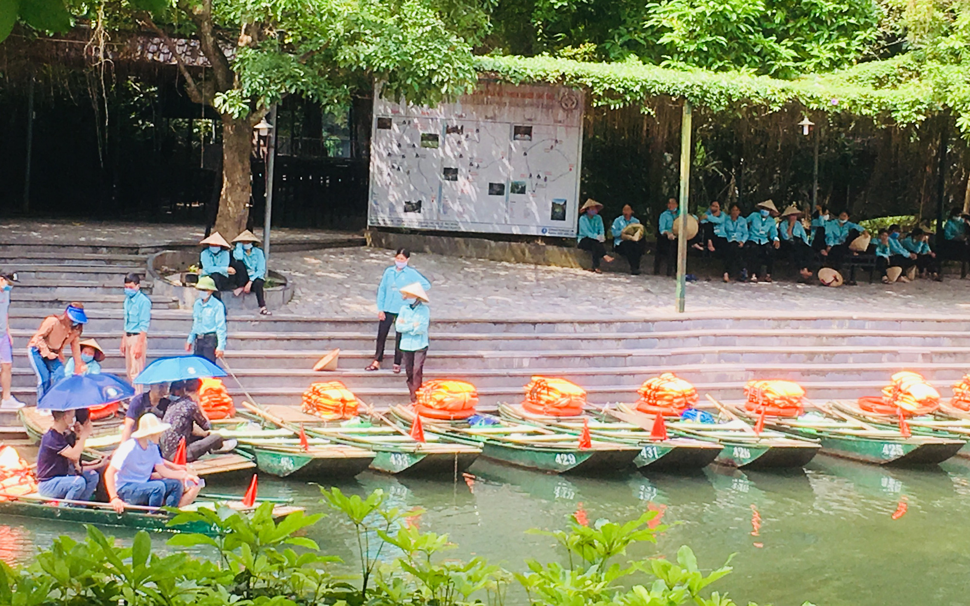 Ninh Bình: Lao động làm nghề chèo đò sẽ được hỗ trợ  theo Nghị quyết 68