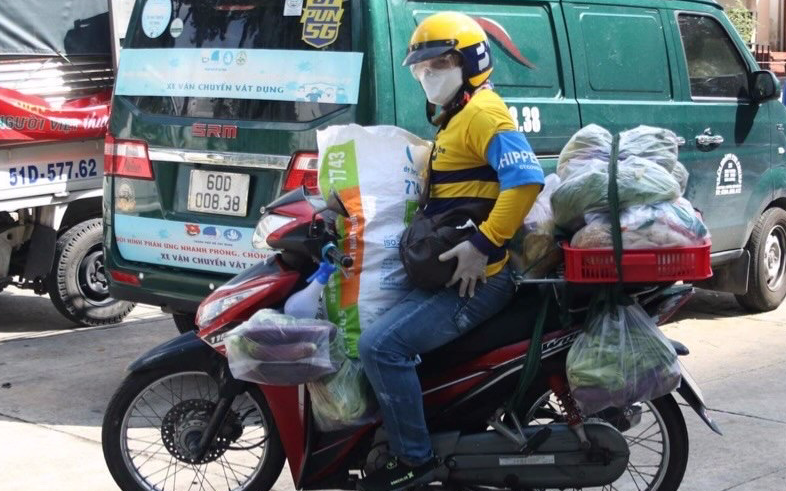 TP.HCM: Shipper chính thức đi chợ hộ tại &quot;vùng đỏ&quot; từ ngày mai, 31/8