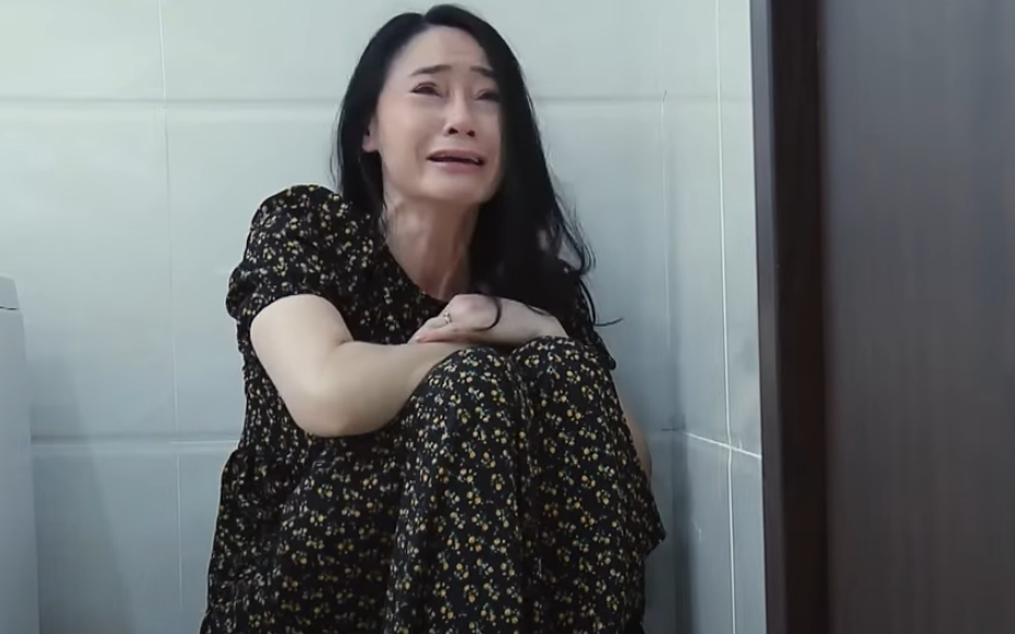 Phim hot Hương vị tình thân tập 33 phần 2: Bà Xuân bị lừa đảo tiền từ thiện