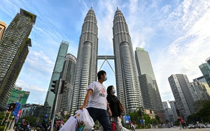 Malaysia là quốc gia Đông Nam Á tiếp theo chuẩn bị &quot;sống chung với Covid-19&quot;