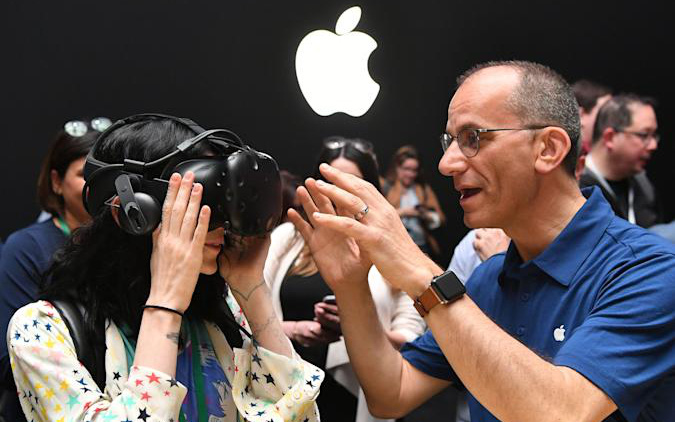 Apple cũng lao vào thế giới ảo metaverse: Câu chuyện lòng tin của khách hàng