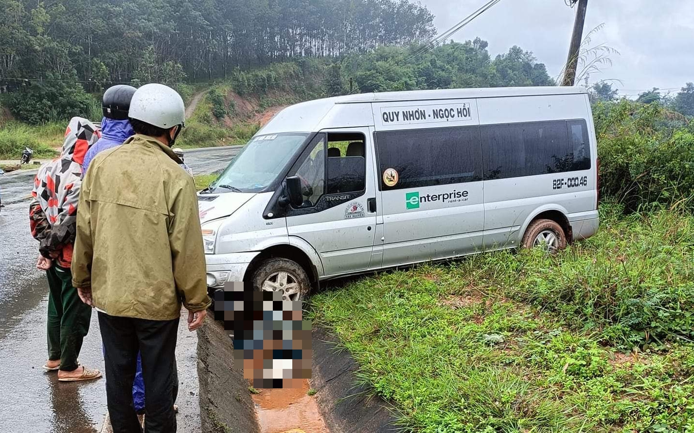 Ô tô khách va chạm xe máy trên đường Hồ Chí Minh, một người tử vong tại chỗ
