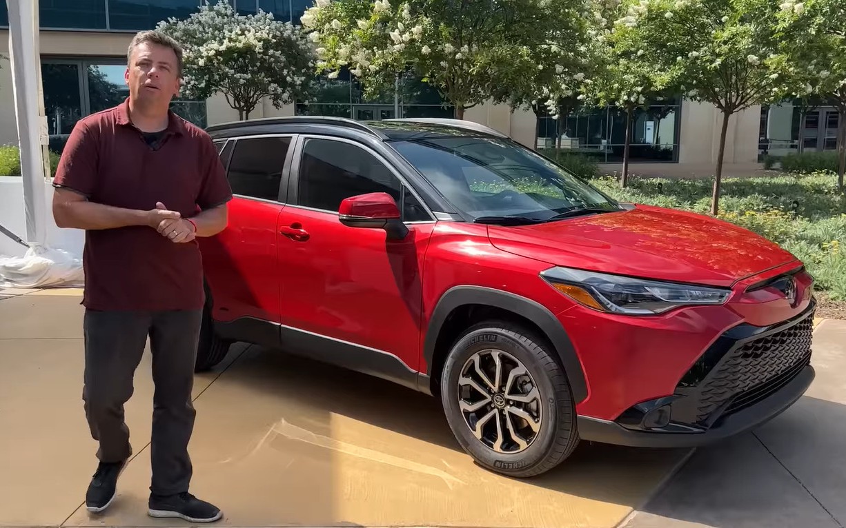 Video: Trải nghiệm Toyota Corolla Cross 2023, nhiều điểm khác biệt so với xe đang bán ở Việt Nam