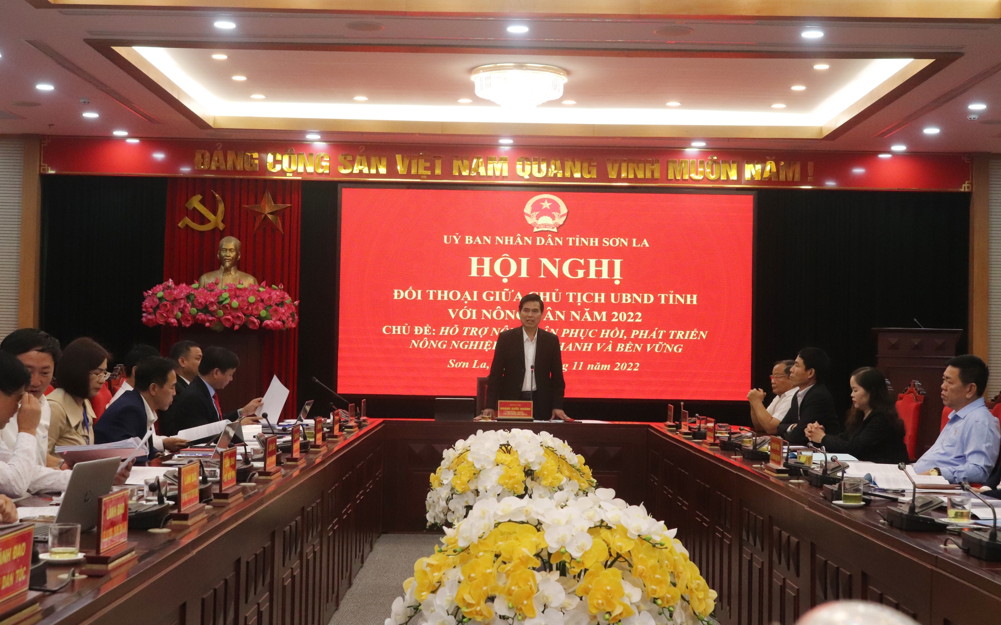 Chủ tịch UBND tỉnh Sơn La đối thoại với nông dân, trọng tâm là giảm nghèo, phát triển nông nghiệp, xuất khẩu nông sản