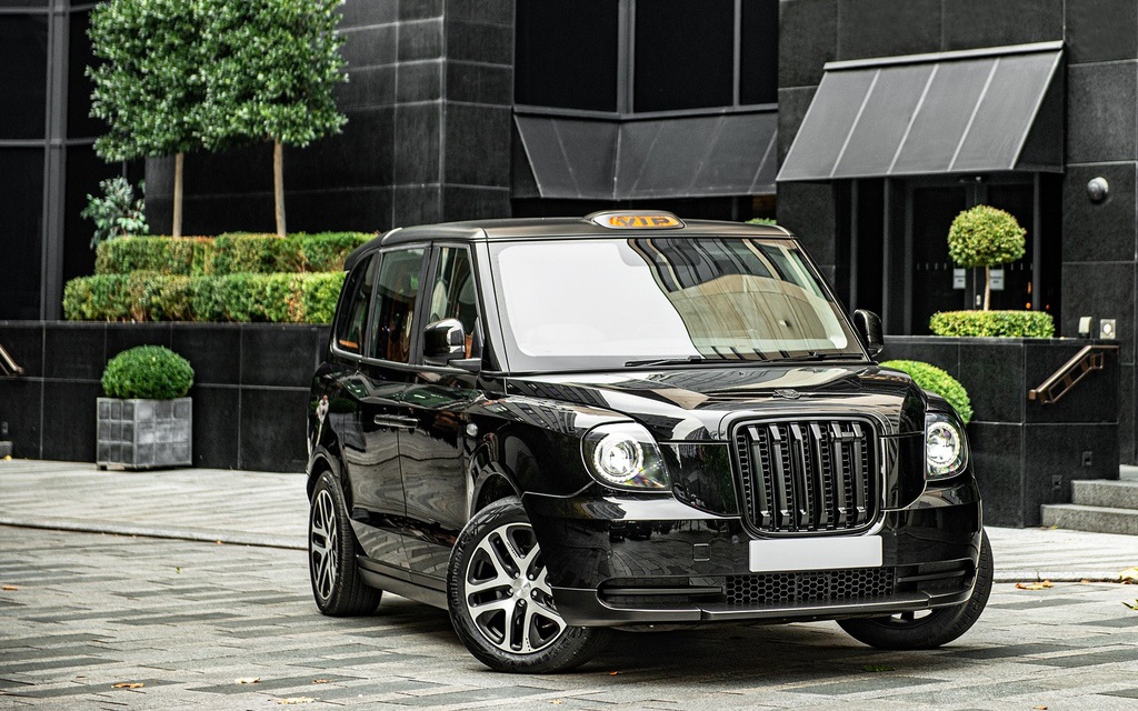 Taxi Farelady hạng sang có giá đắt ngang BMW X5
