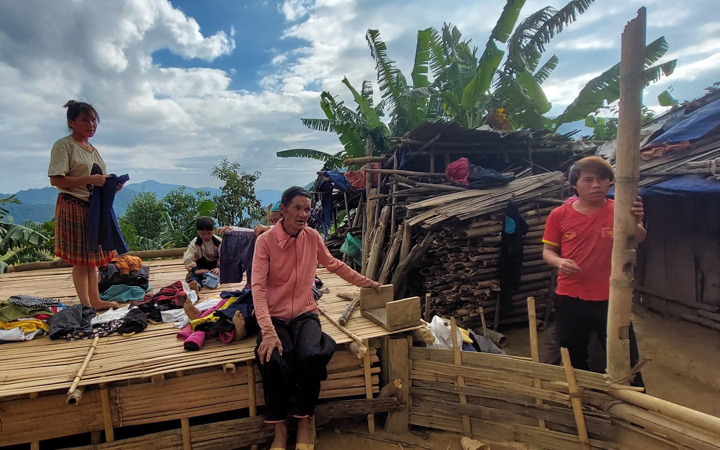 Suối Rằm - bản nguyên thủy ở Mai Châu (Hòa Bình)