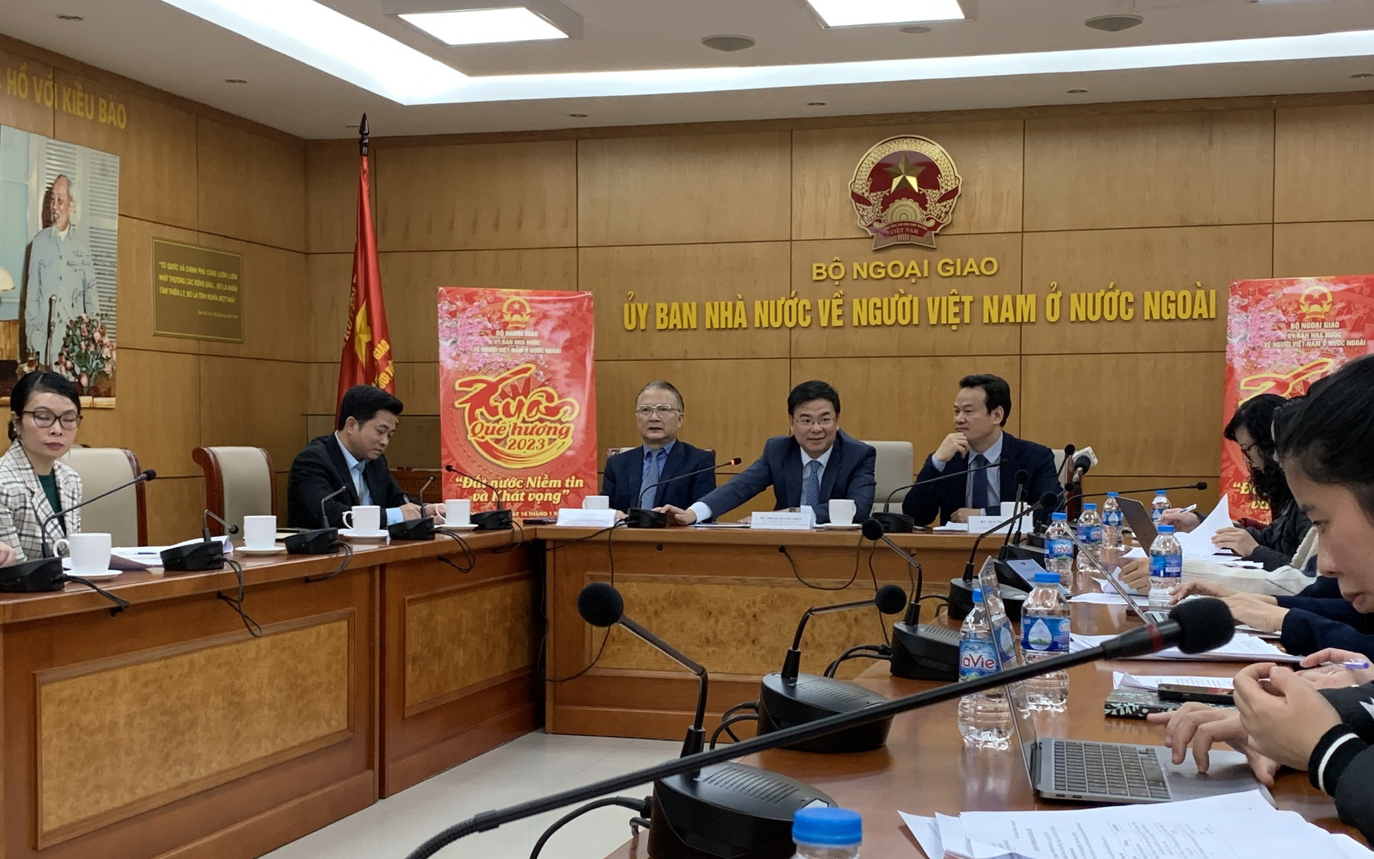 Người Việt ở nước ngoài là 