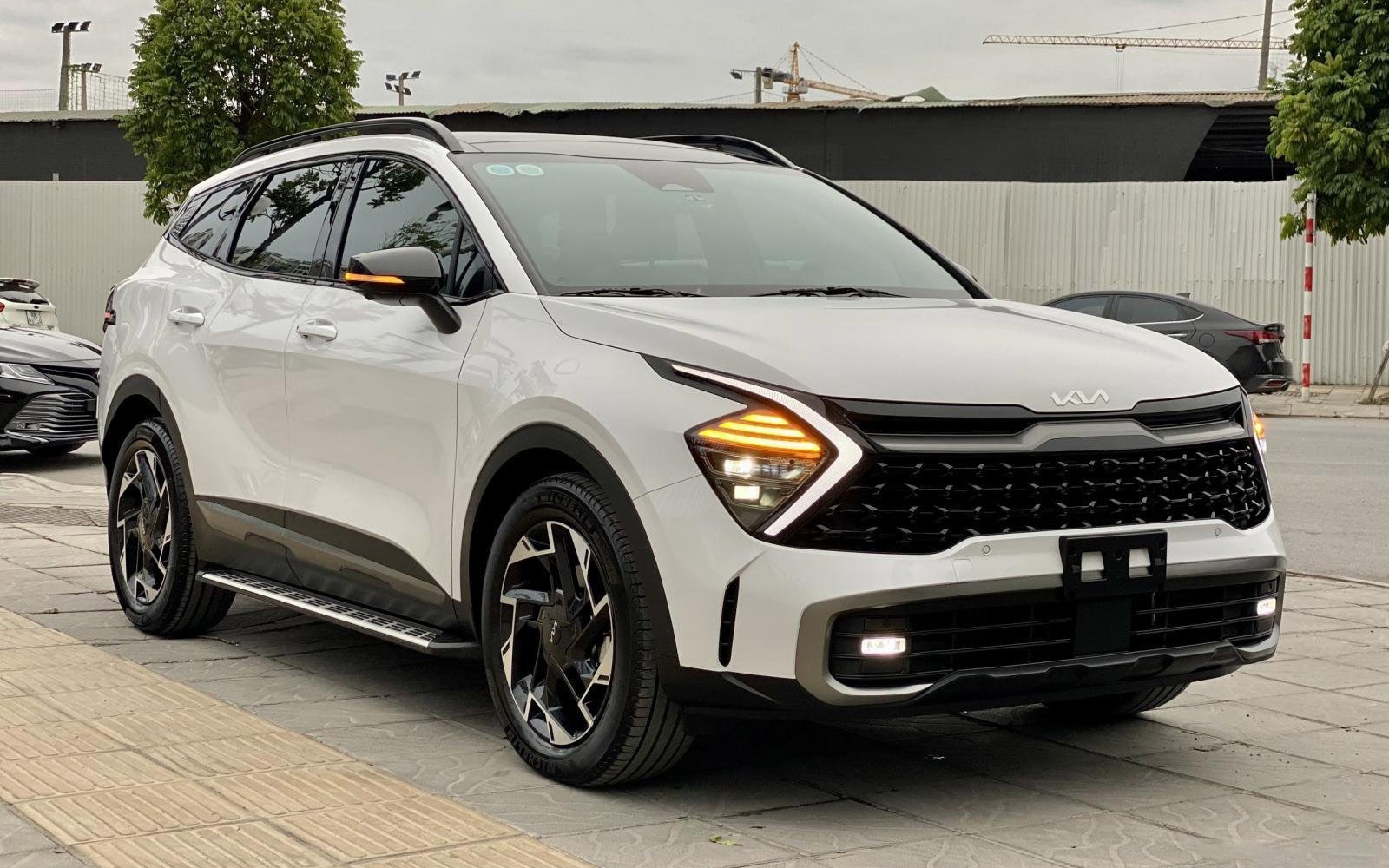 KIA Sportage 2022 chạy 2.000km đã rao bán giá khó tin