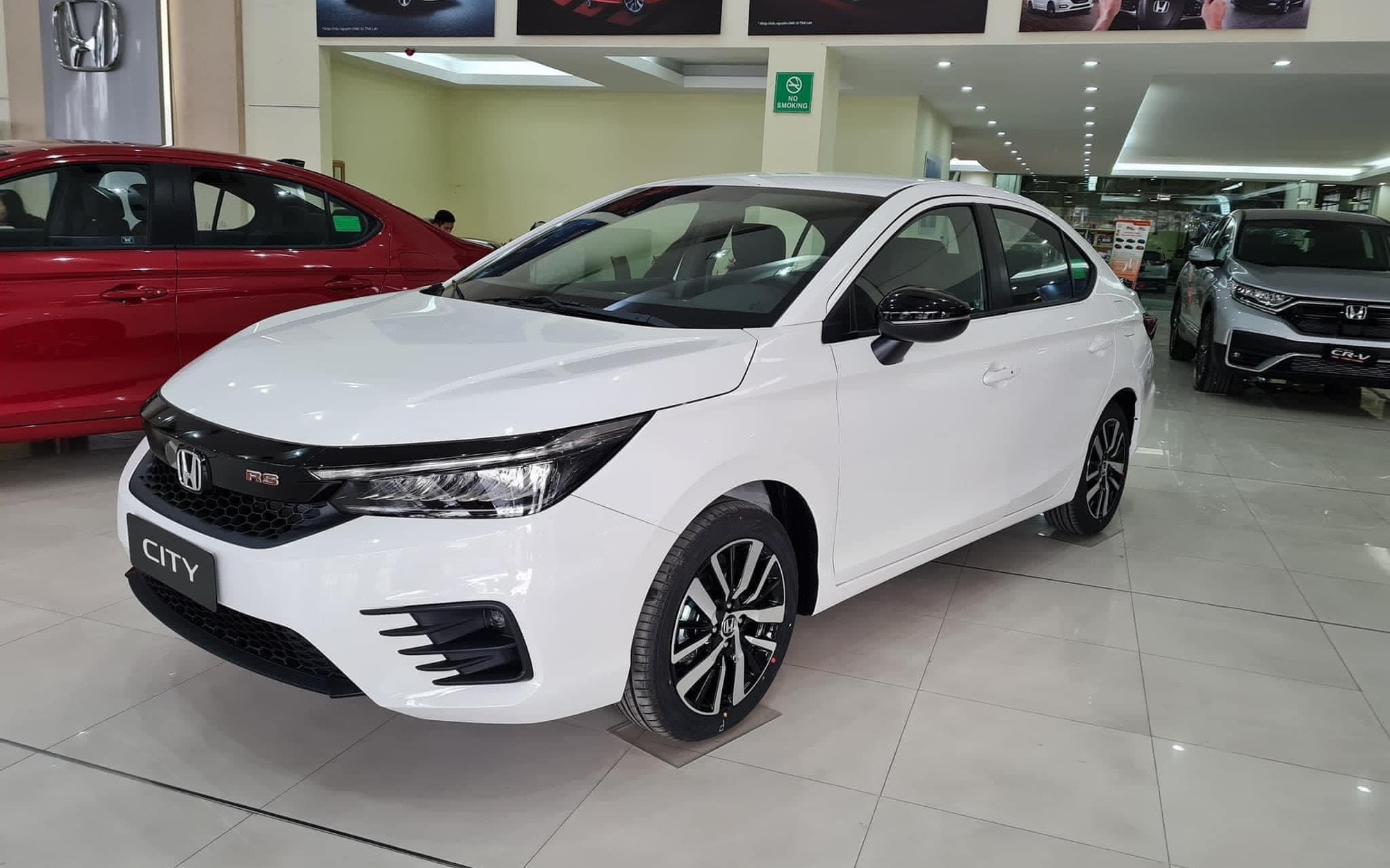 Đại lý &quot;chơi tất tay&quot; dịp cuối năm khuyến mại Honda City đến 40 triệu đồng cạnh tranh Toyota Vios