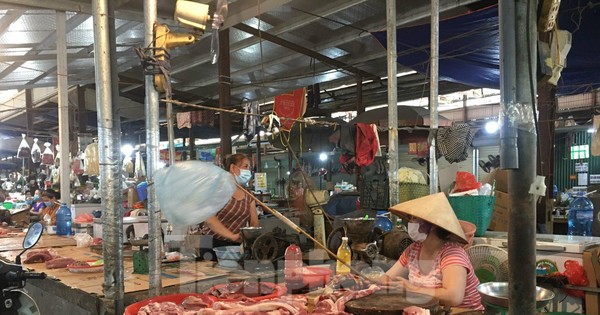 Sắp vào cao điểm Tết, vì sao giá thịt lợn ‘rơi’ tự do?