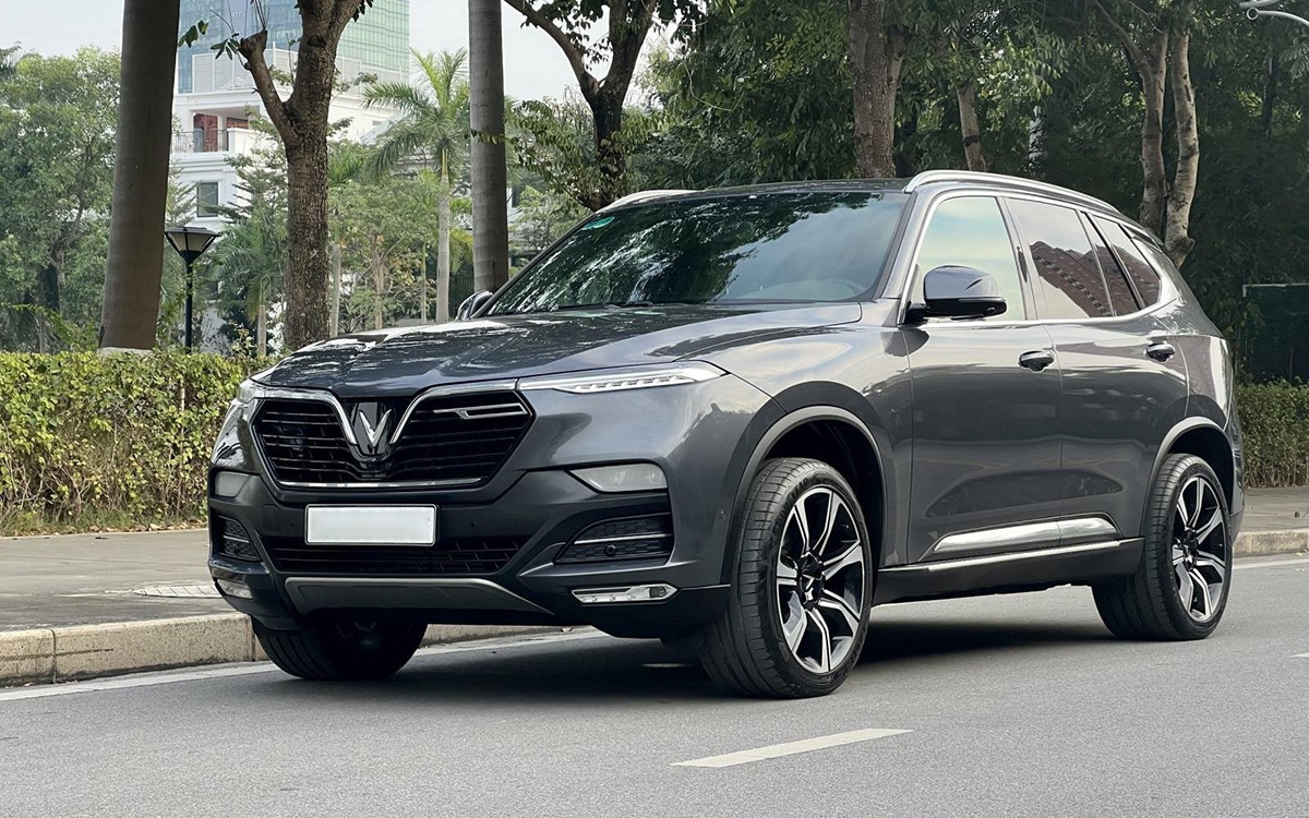 Ngỡ ngàng giá xe VinFast Lux SA2.0 sau 3 năm lăn bánh tại Việt Nam