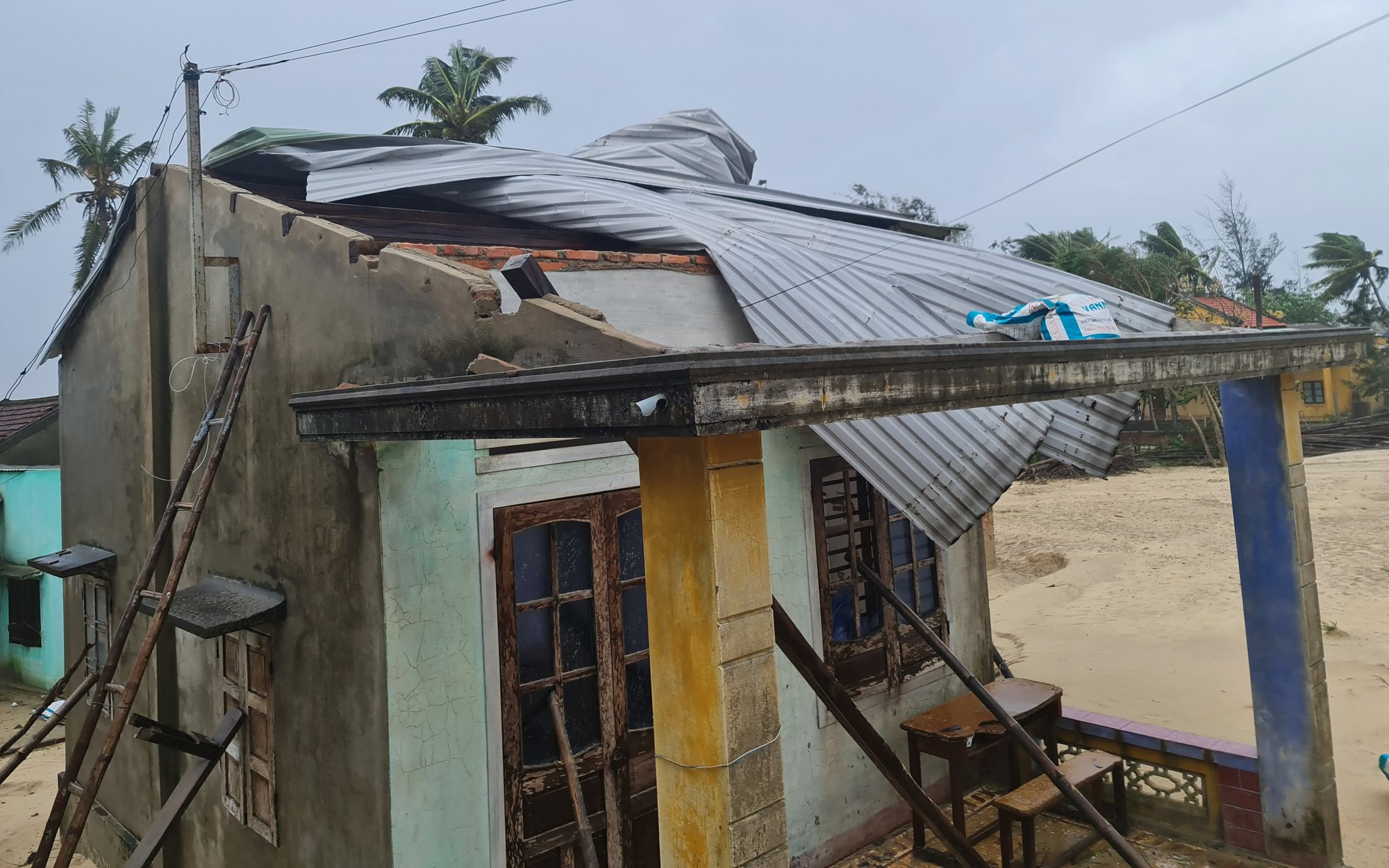 Quảng Nam: Xây dựng 893 căn chòi phòng trú bão, lũ cho người dân