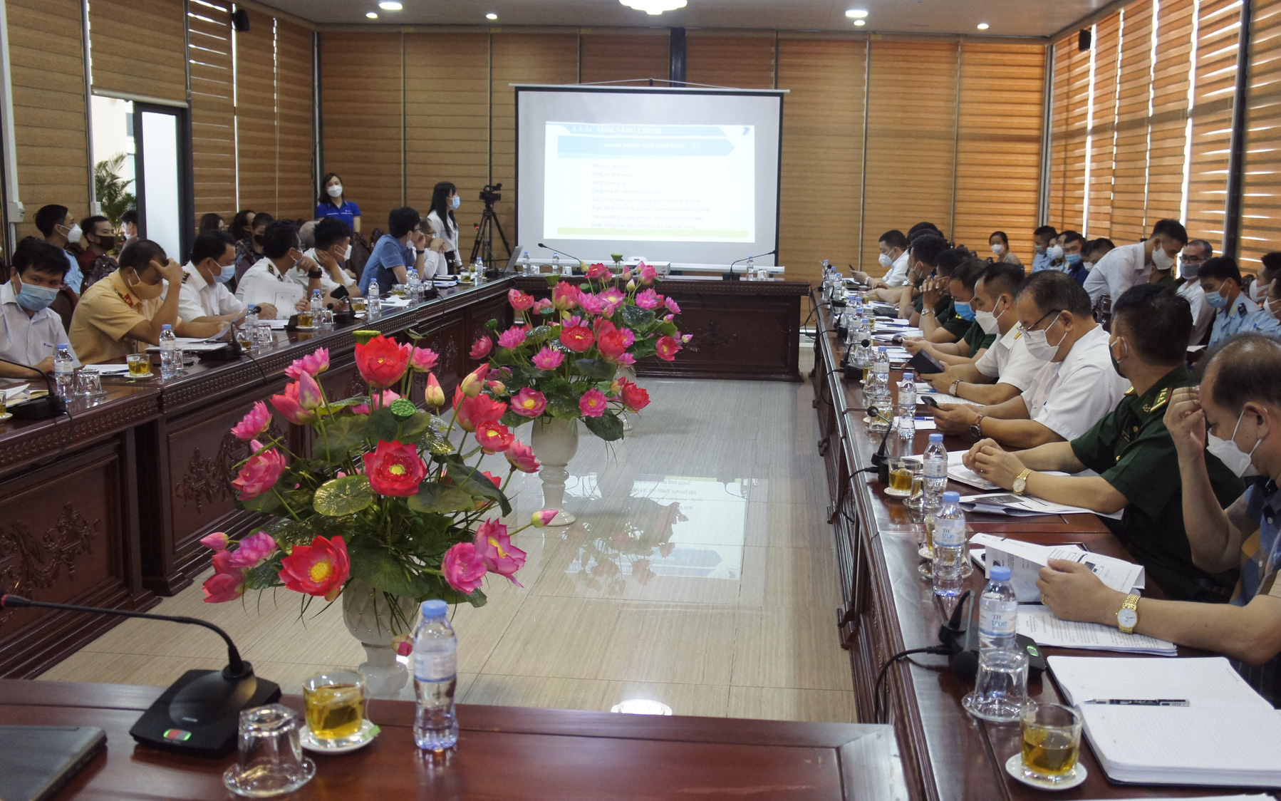 Cửa khẩu số Lạng Sơn: Doanh nghiệp còn bối rối, chính quyền nói gì?