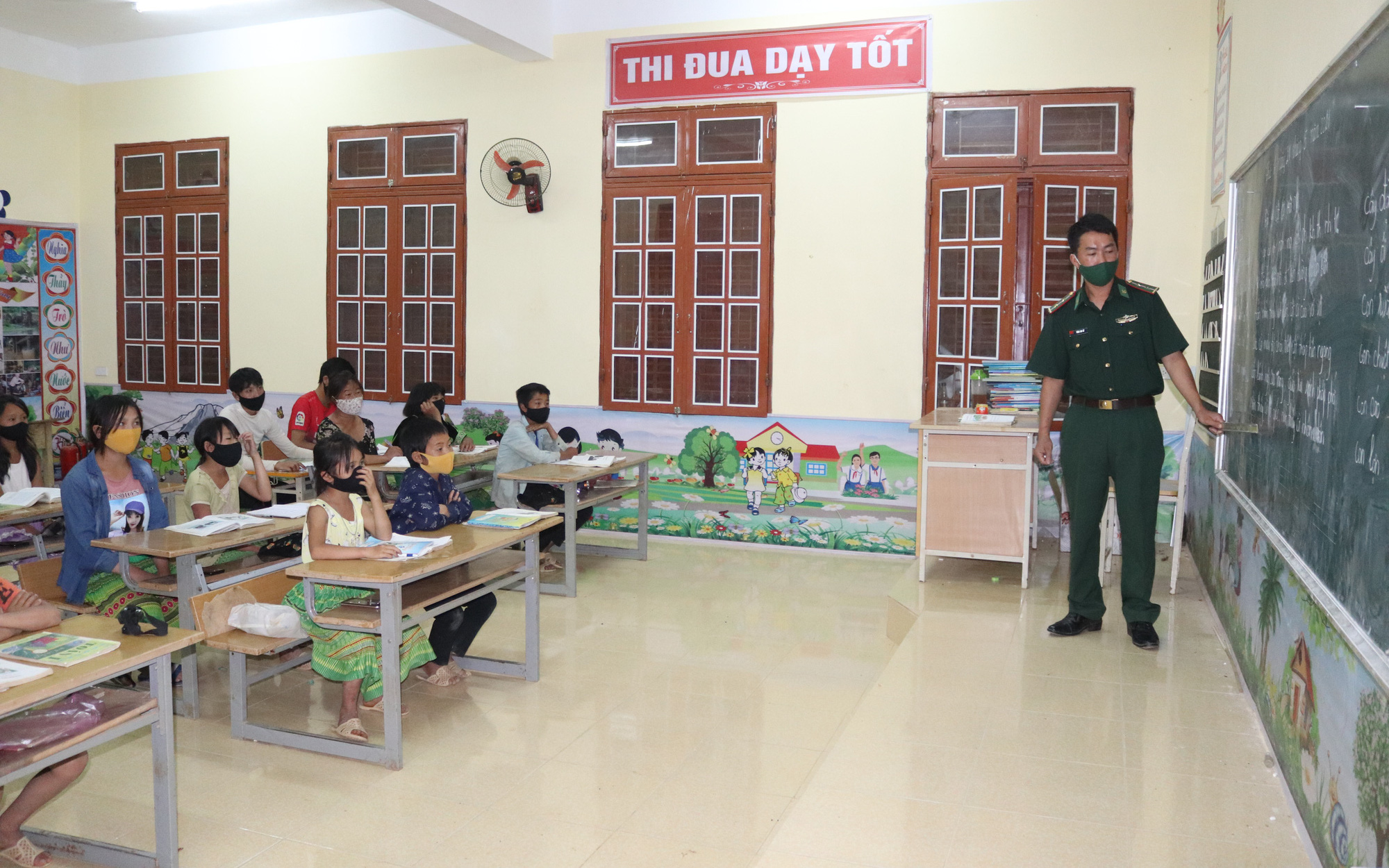 Bộ đội Biên phòng Sơn La - nặng tình gieo chữ