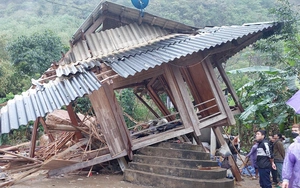 Hoà Bình: Dông lốc kèm theo mưa đá, gây hư hại 169 ngôi nhà và hoa màu của người dân