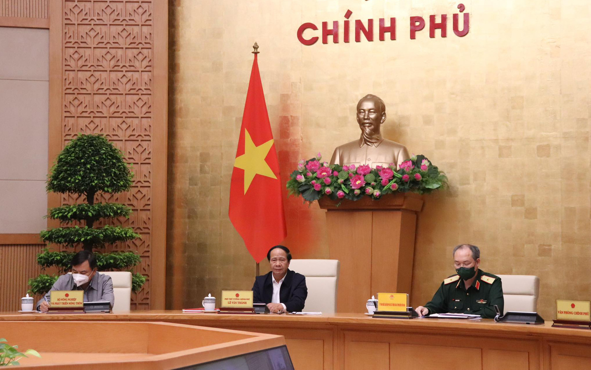 Miền Trung đột nhiên xuất hiện mưa lũ trái mùa, 2.450 lồng tôm hùm tan tành, Phó Thủ tướng Lê Văn Thành chỉ đạo khẩn