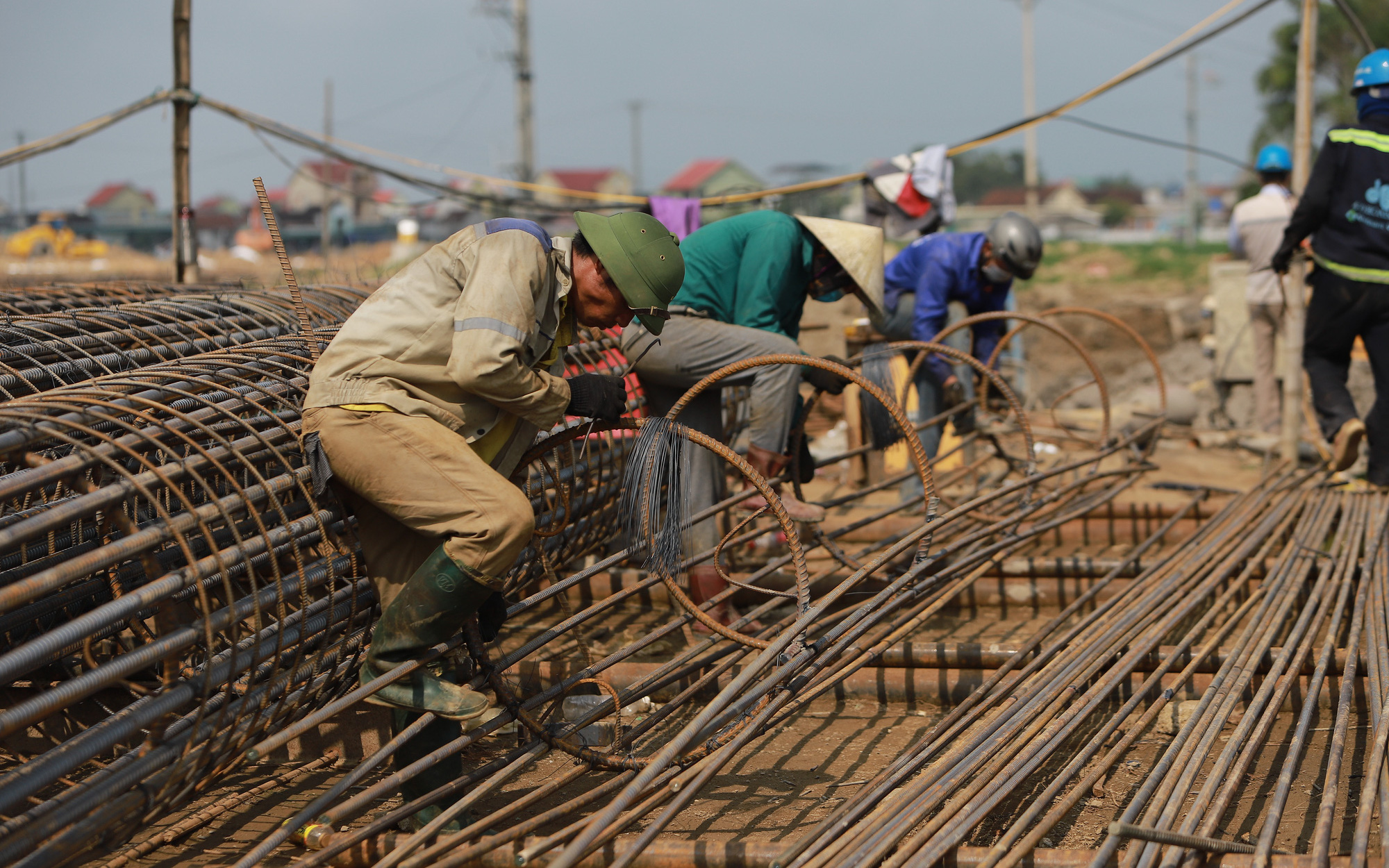 Giá vật liệu hôm nay 12/4: Giá thép trong nước tăng không ngừng, Hiệp hội Thép Việt Nam lý giải