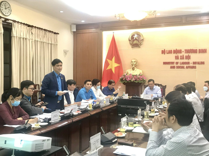 Chốt đề xuất tăng lương tối thiểu vùng 6%