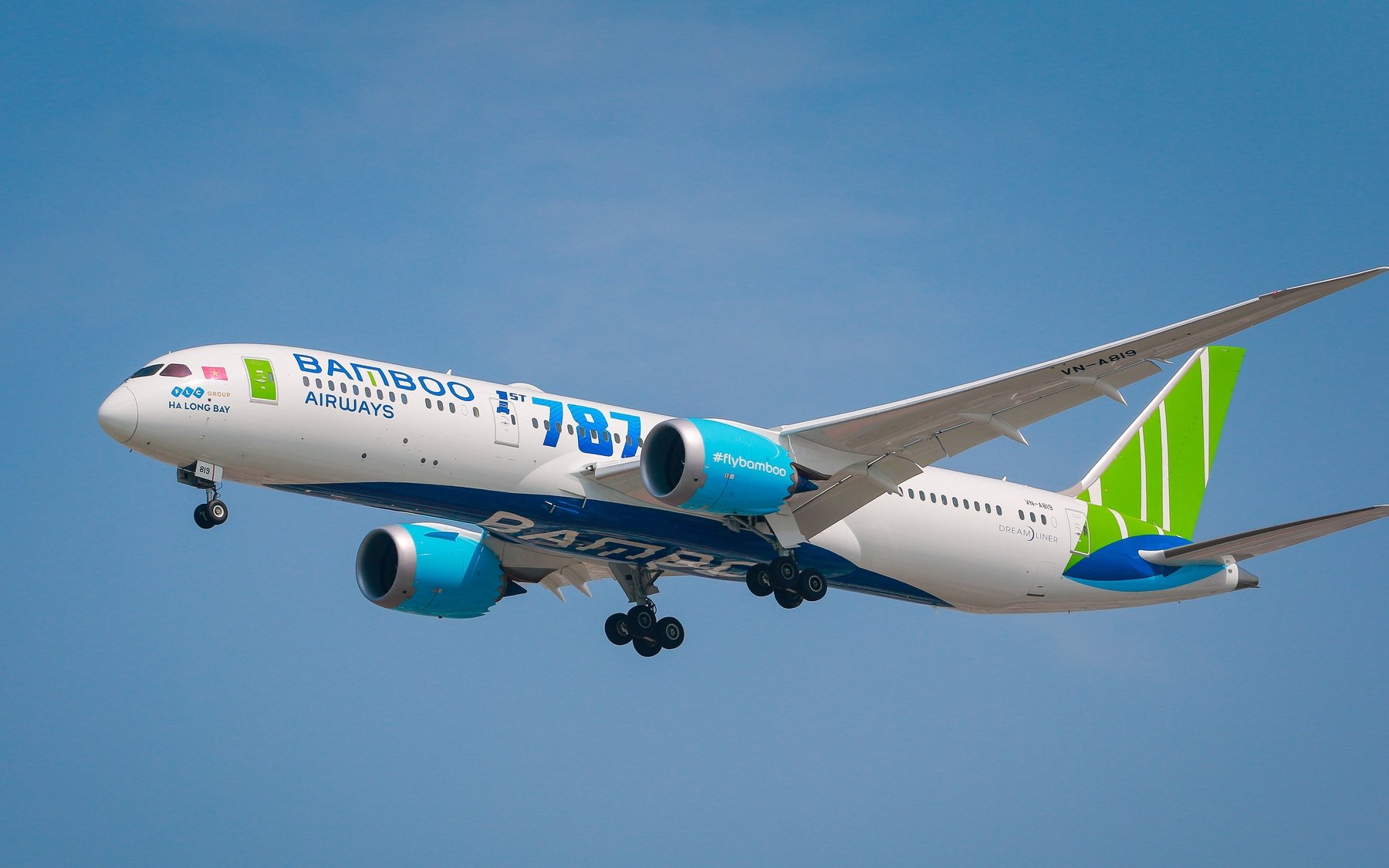 Bamboo Airways &quot;thưởng nóng&quot; tuyển bóng đá nam U23 và tuyển nữ Việt Nam vô địch SEA Games 31