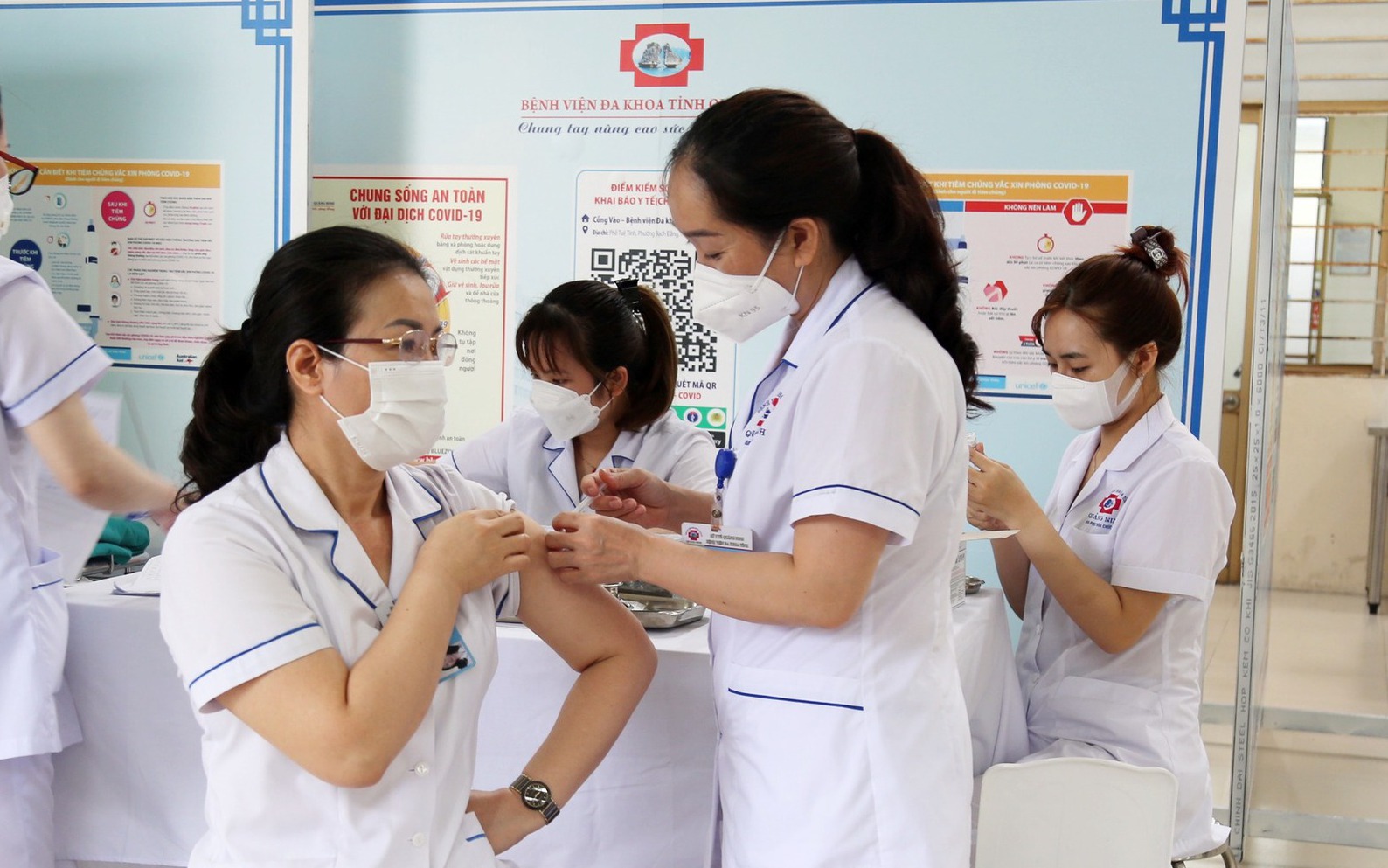 Bộ Y tế &quot;điểm danh&quot; các địa phương chậm trễ tiếp nhận vaccine Covid-19