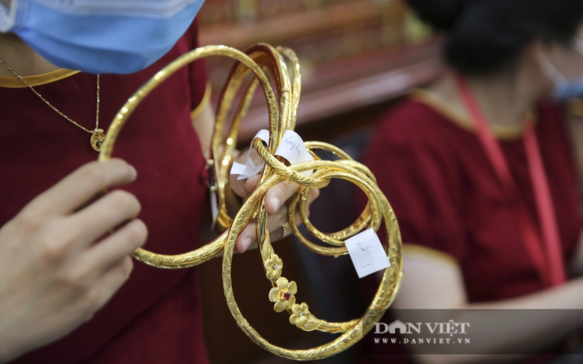 Giá vàng bất thường, thông điệp &quot;nóng&quot; về quản lý thị trường vàng của Chính phủ