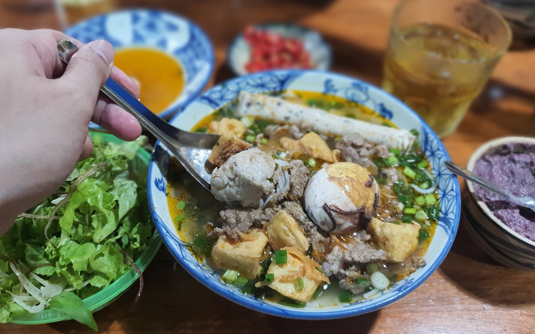 Sài Gòn quán: Khó cưỡng với 3 quán bún riêu ngon ở ngay quận 1