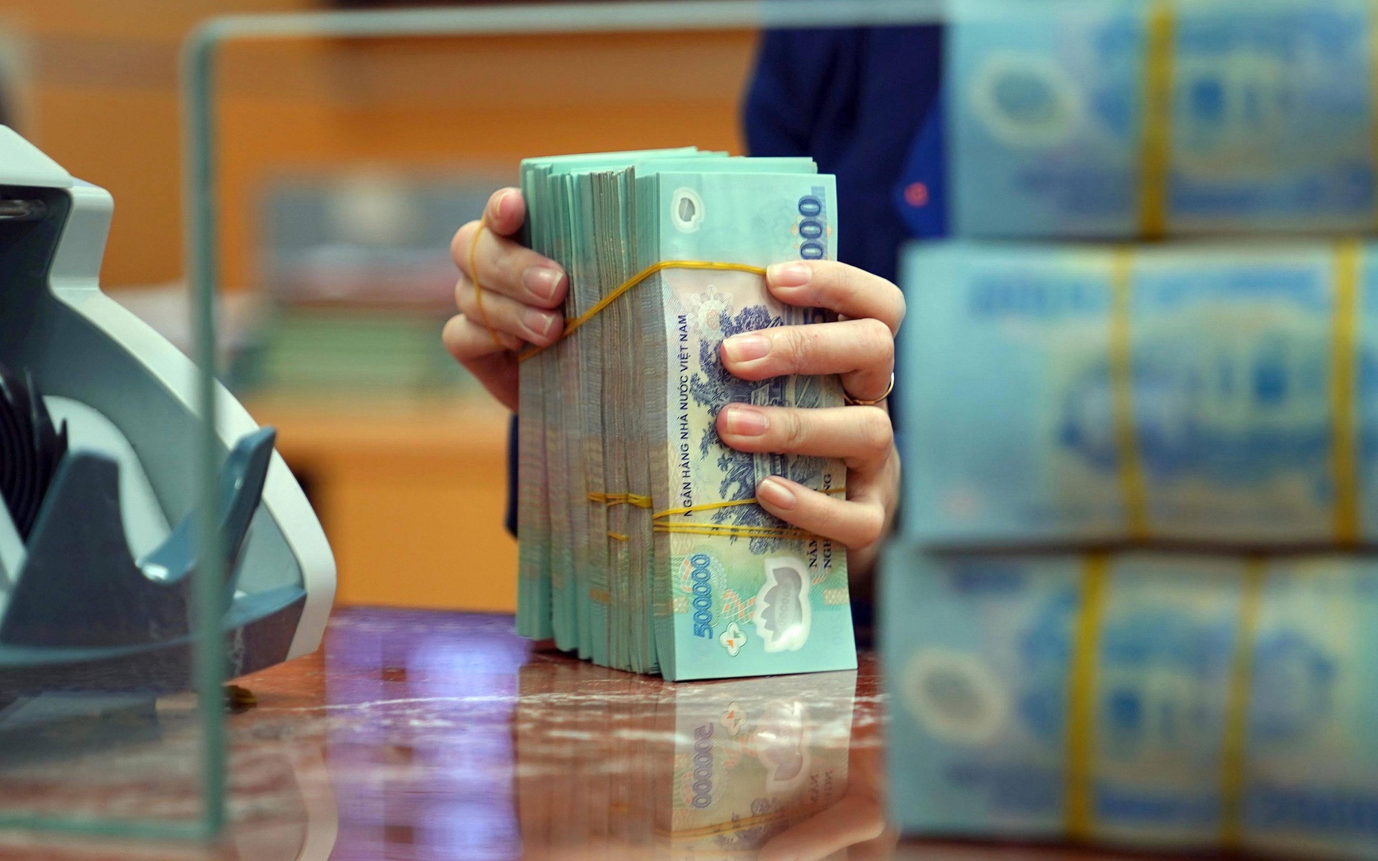 Hút ròng 84.000 tỷ: Ngân hàng Nhà nước "giải bài toán" thừa tiền tại các ngân hàng