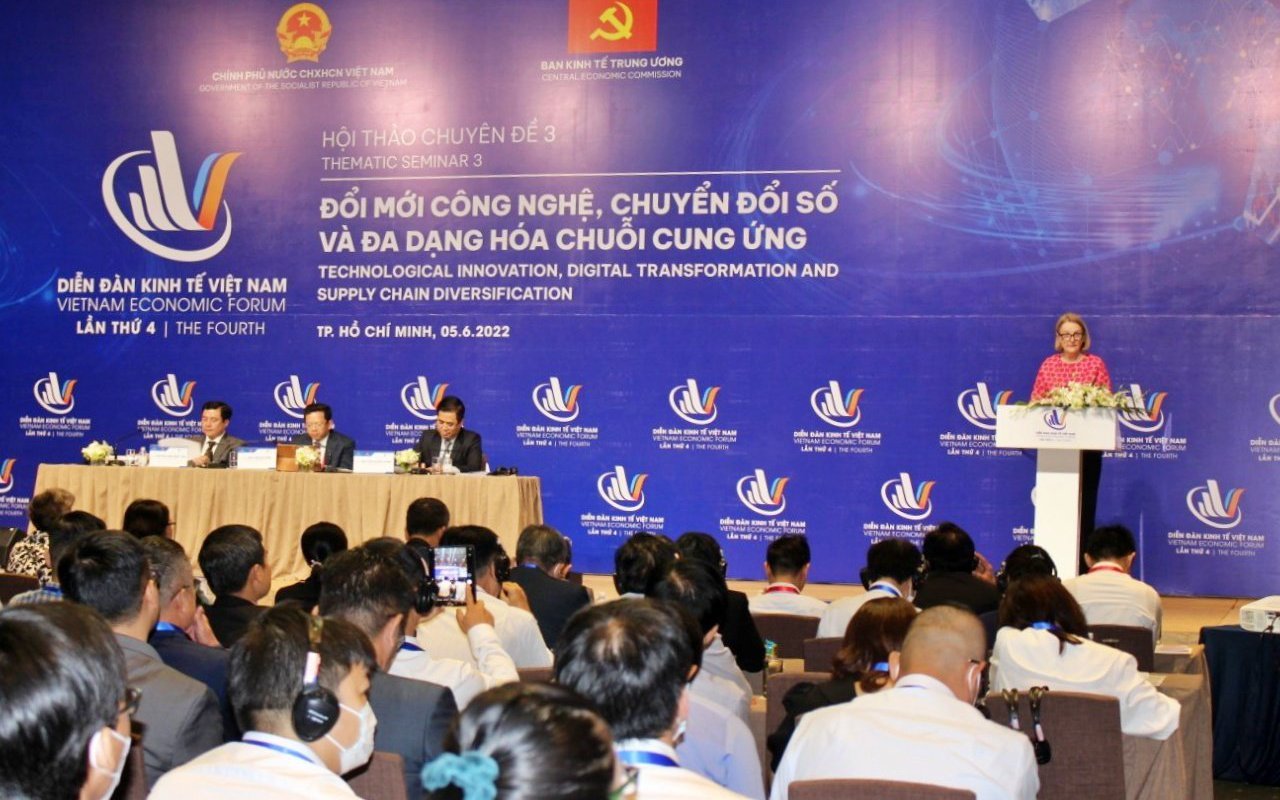 PGS.TS Hoàng Công Gia Khánh: Nên thí điểm Fintech cho ngân hàng, chứng khoán và bảo hiểm