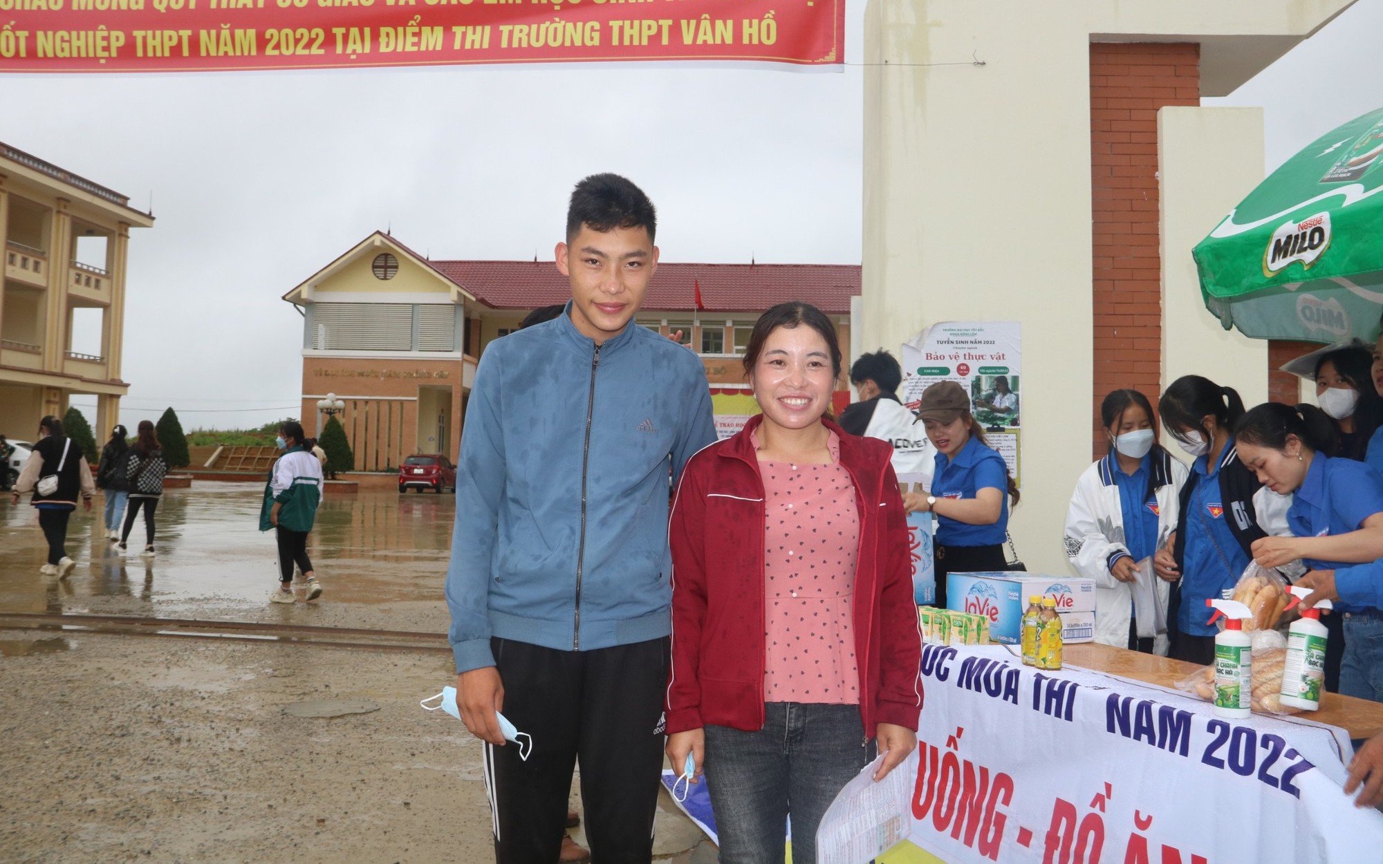 Hai mẹ con người Mông ở Sơn La cùng đi thi tốt nghiệp THPT 2022
