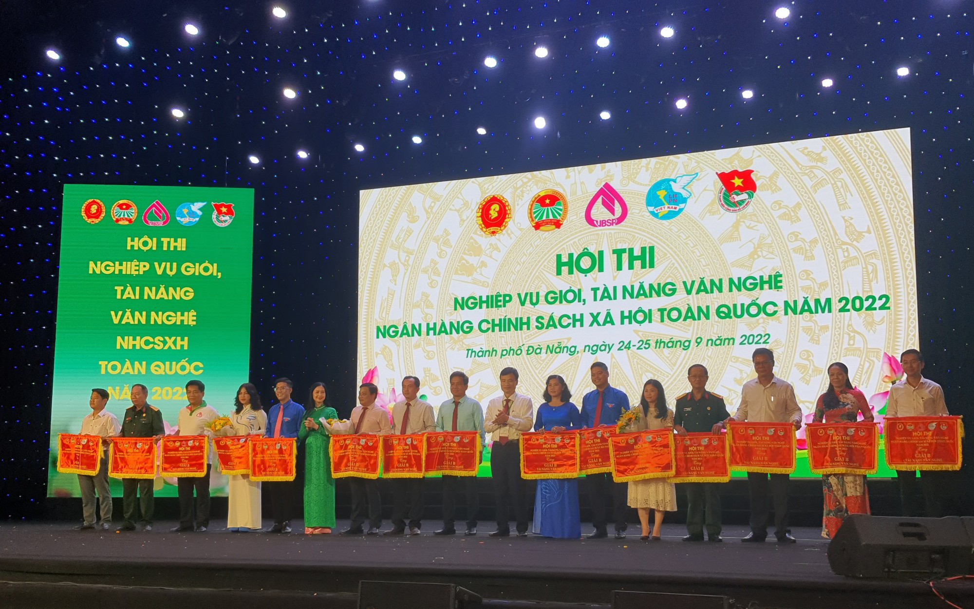Bế mạc Hội thi nghiệp vụ giỏi, tài năng văn nghệ NHCSXH toàn quốc năm 2022