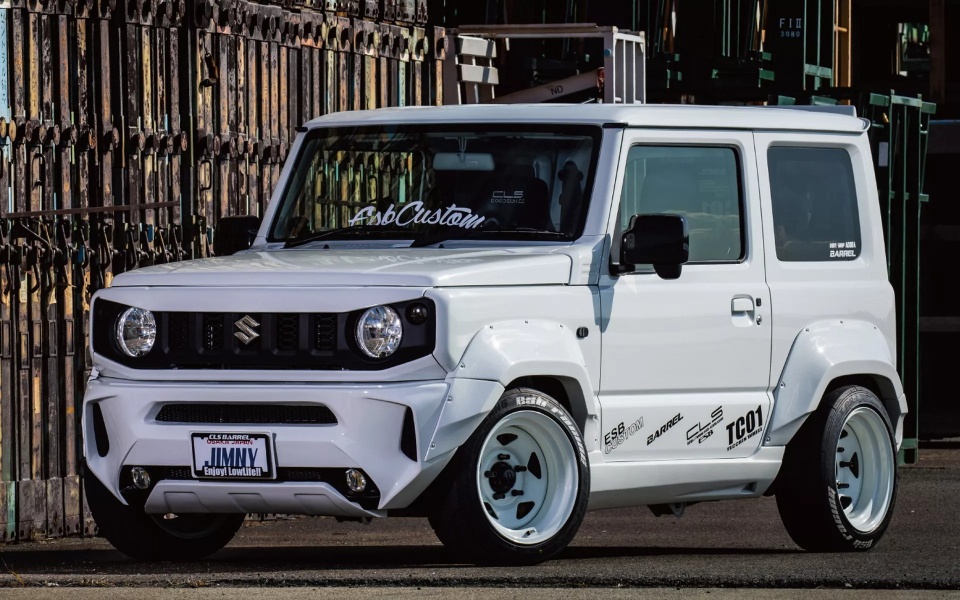 Suzuki Jimny trông hầm hố hơn khi trang bị gói độ đến từ hãng ESB