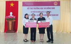 Đà Nẵng: Bảo hiểm Agribank tài trợ trang thiết bị dạy học cho 2 trường bị thiệt hại do mưa lũ 