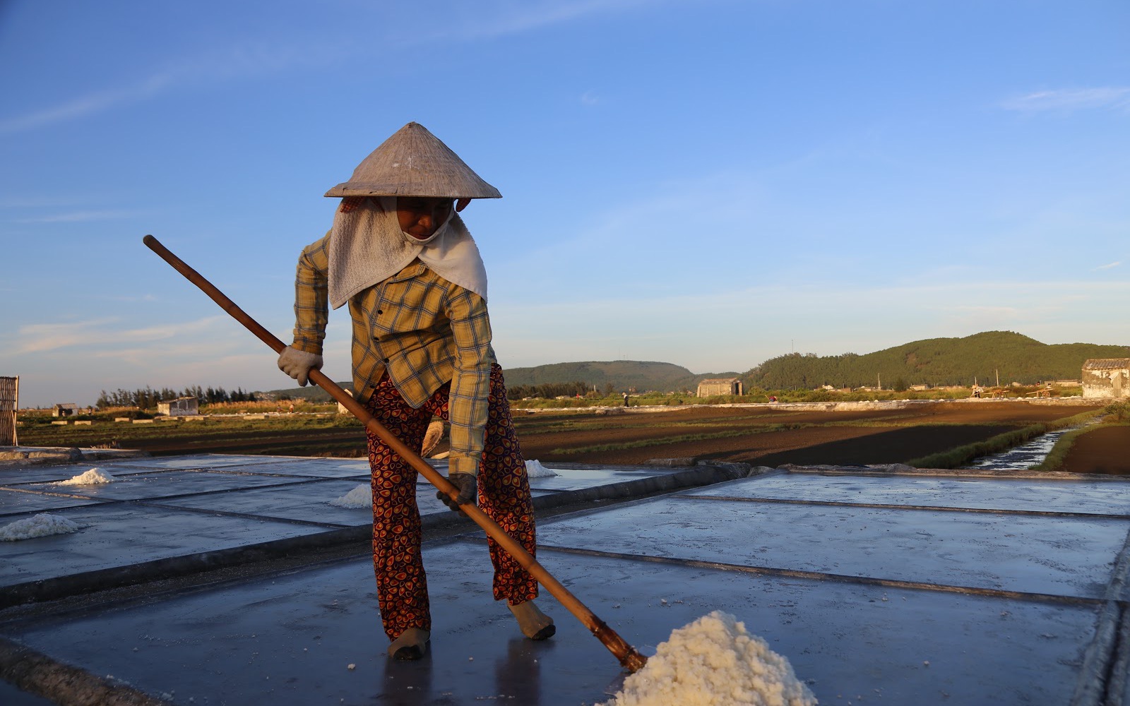 Vực dậy nghề muối, tăng thu nhập cho diêm dân