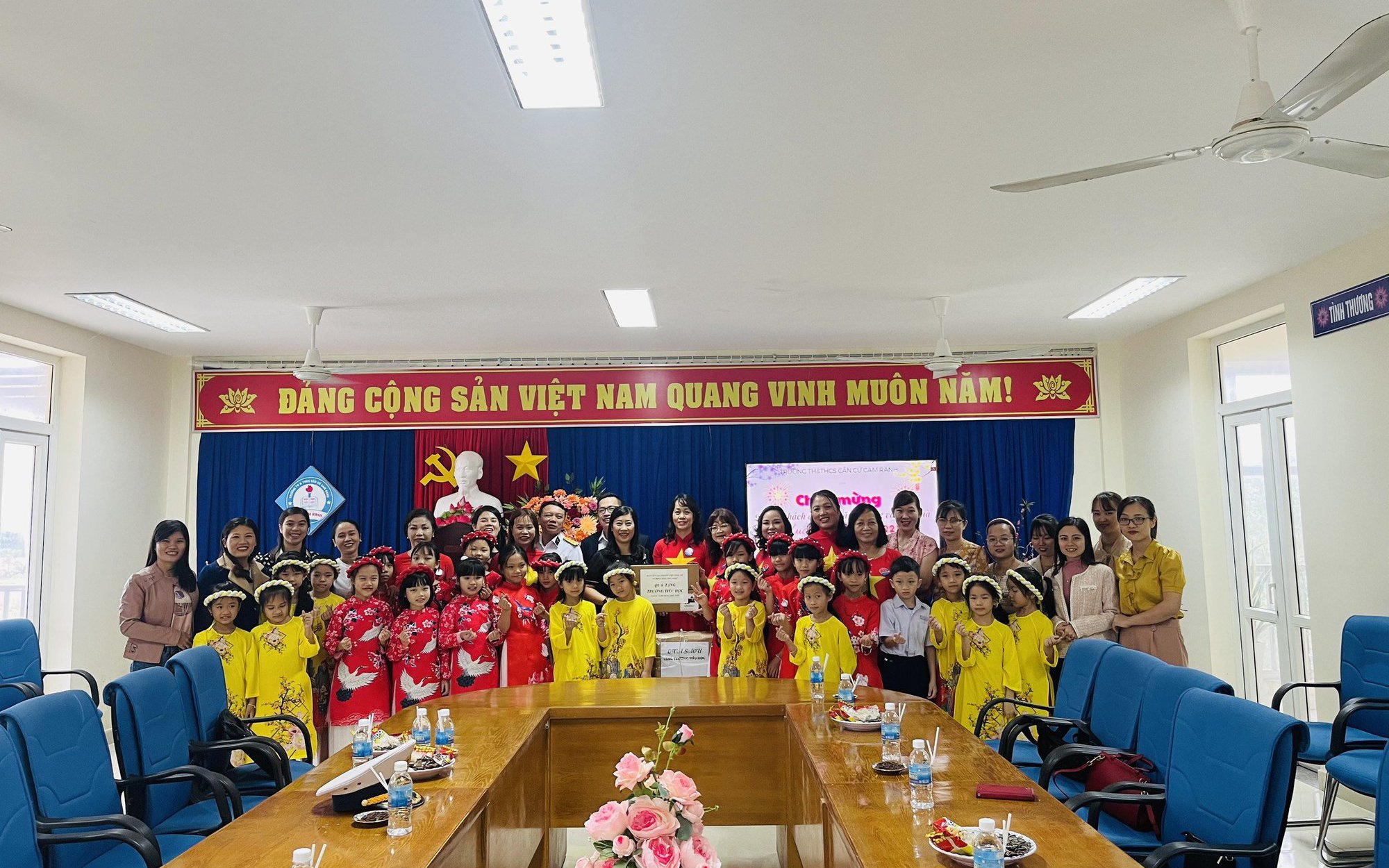 Lữ đoàn 146: Tiếp nhận quà tặng cho cán bộ, chiến sĩ