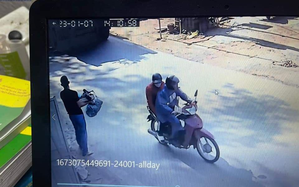 Công an tìm thân nhân người đàn ông tử vong bất thường tại đường đồi cao su