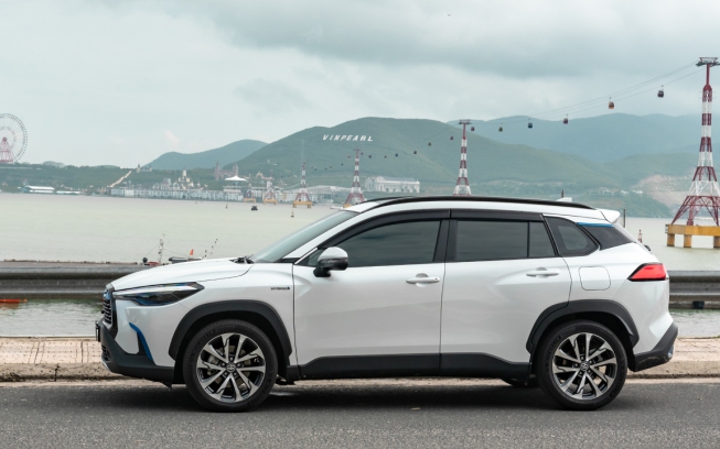 Toyota Corolla Cross 2023 tăng giá bán, thêm những trang bị gì?