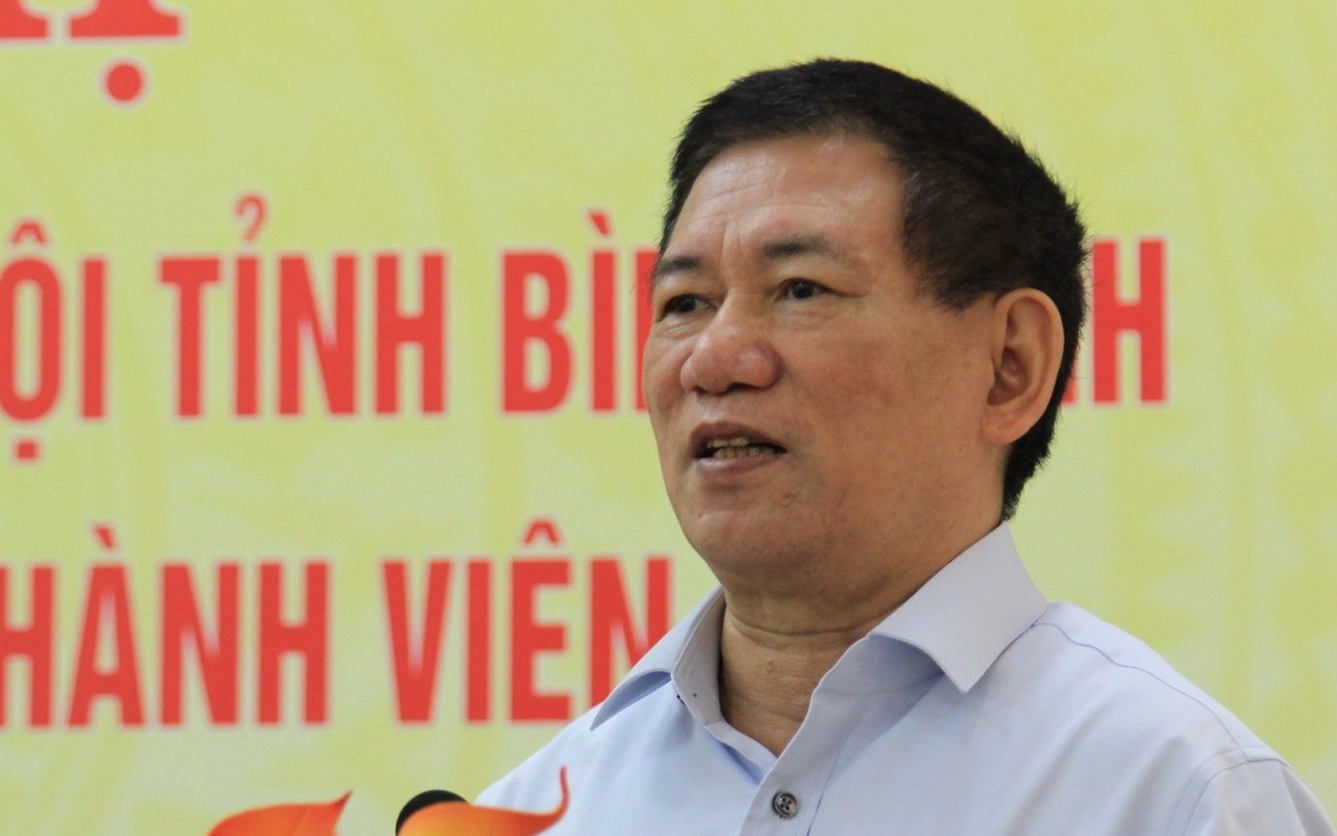 Bộ trưởng Bộ Tài chính Hồ Đức Phớc trả lời về cải cách tiền lương tại buổi tiếp xúc cử tri