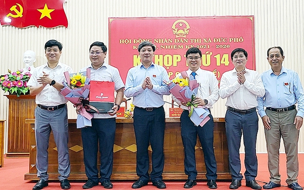Quảng Ngãi bổ nhiệm lãnh đạo Văn phòng Tỉnh uỷ, TX.Đức Phổ có Phó Chủ tịch mới