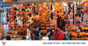 Muôn sắc Halloween lên phố Hàng Mã  