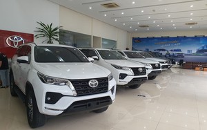 Giá xe Toyota Fortuner lăn bánh tháng 10/2023: Giảm sâu &quot;đấu&quot; Everest, Santa Fe