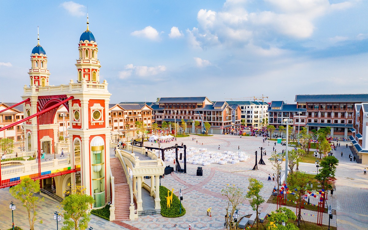 Loạt công trình trọng điểm thành hình, Mega Grand World Hà Nội đếm ngược ngày khai trương đón khách